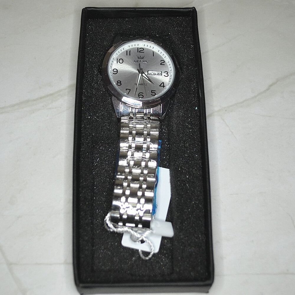 Olevs Men's Wristwatch Silver-Tone Clasp Band No Battery Required Day And Date